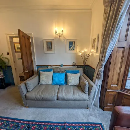 The House At Crooked End - Sleeps 8 * ヨーク