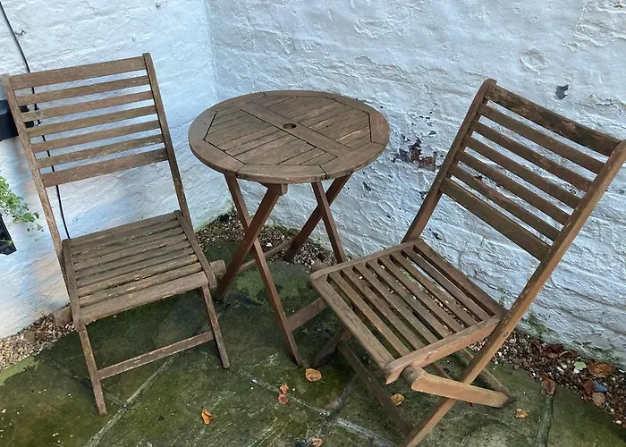 The House At Crooked End - Sleeps 8