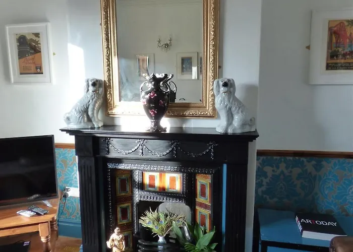 別荘 The House At Crooked End - Sleeps 8 *