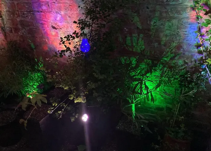 別荘 The House At Crooked End - Sleeps 8 *