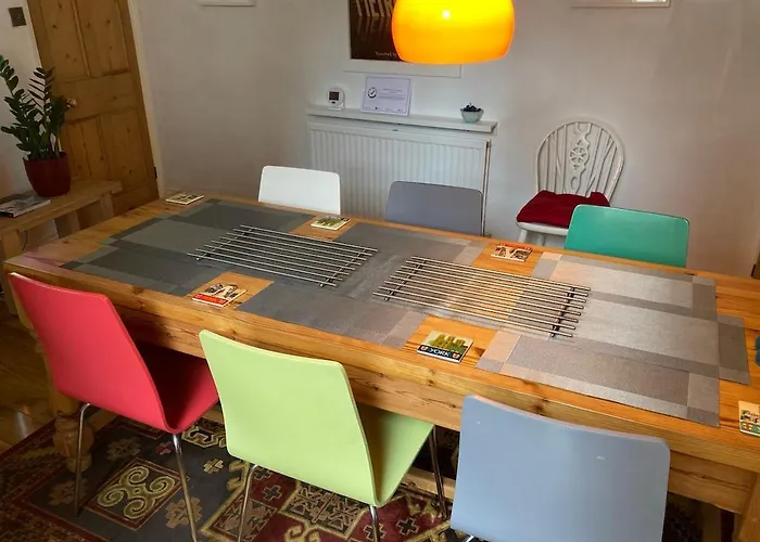 The House At Crooked End - Sleeps 8 *