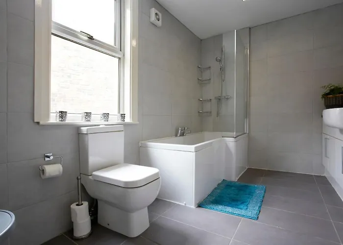 別荘 The House At Crooked End - Sleeps 8