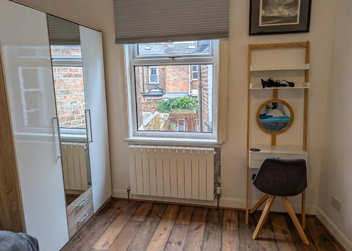 The House At Crooked End - Sleeps 8 * York