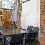 The House At Crooked End - Sleeps 8 * Γιορκ