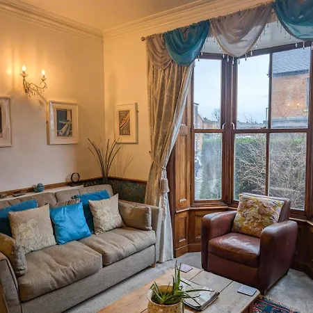 The House At Crooked End - Sleeps 8