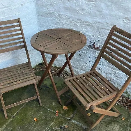 The House At Crooked End - Sleeps 8