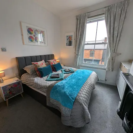 The House At Crooked End - Sleeps 8 Nyaraló York