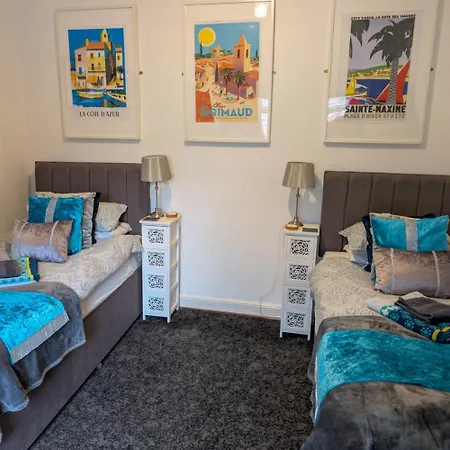 The House At Crooked End - Sleeps 8 * York