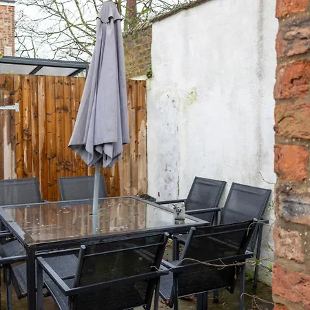 The House At Crooked End - Sleeps 8 * York