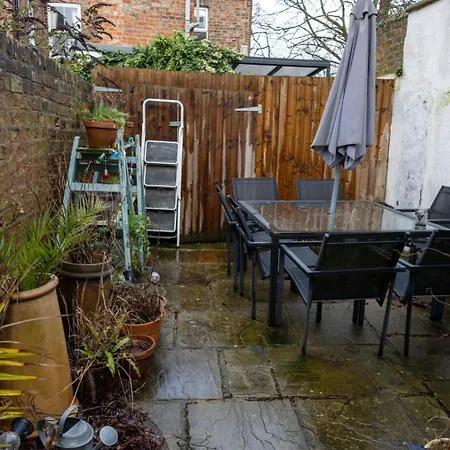 The House At Crooked End - Sleeps 8 Nyaraló York