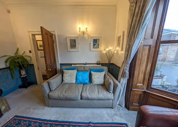 The House At Crooked End - Sleeps 8 * York