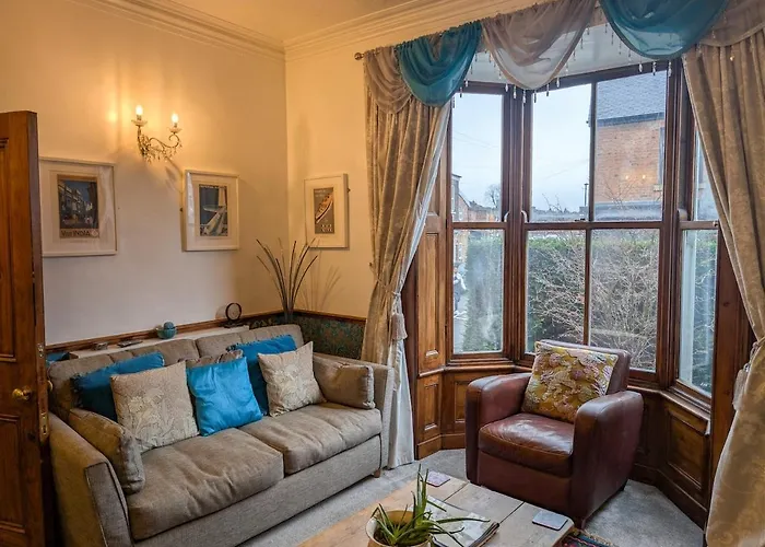 The House At Crooked End - Sleeps 8