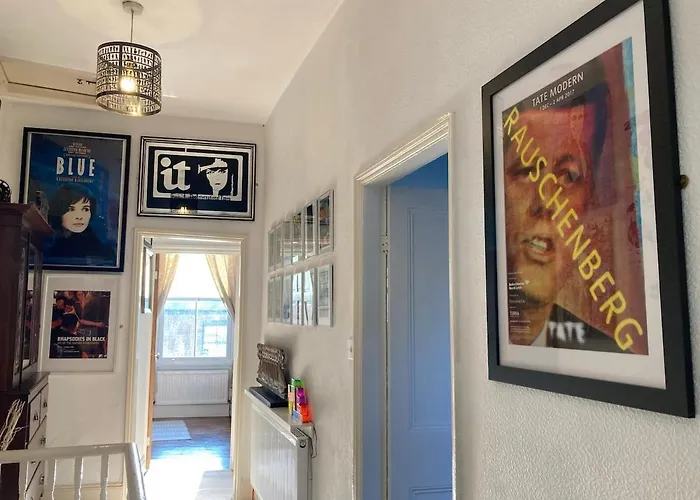 The House At Crooked End - Sleeps 8 * York