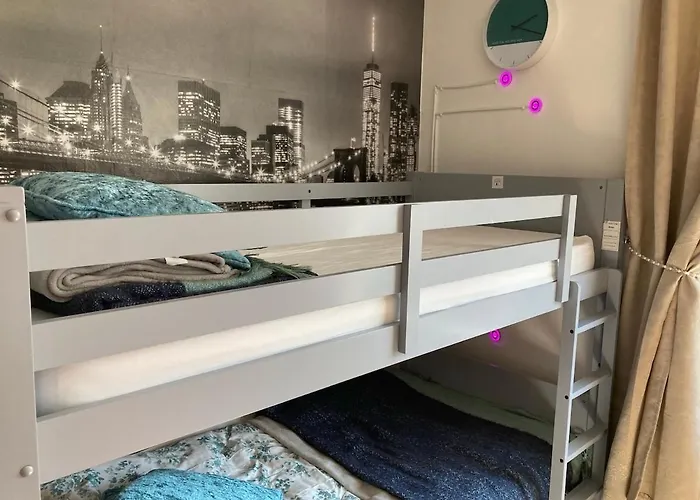 The House At Crooked End - Sleeps 8