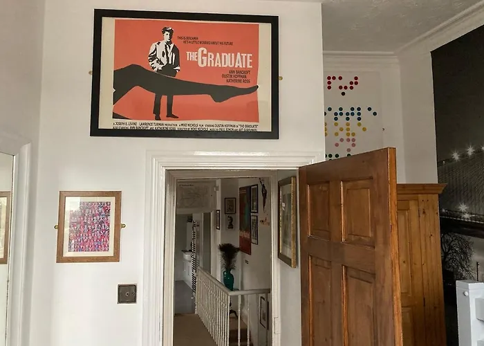 The House At Crooked End - Sleeps 8 Semesterbostad *