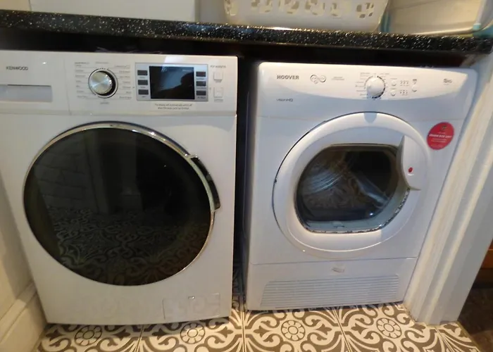 The House At Crooked End - Sleeps 8 Semesterbostad *