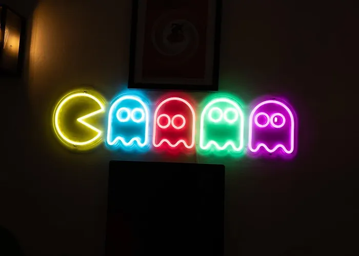 The House At Crooked End - Sleeps 8