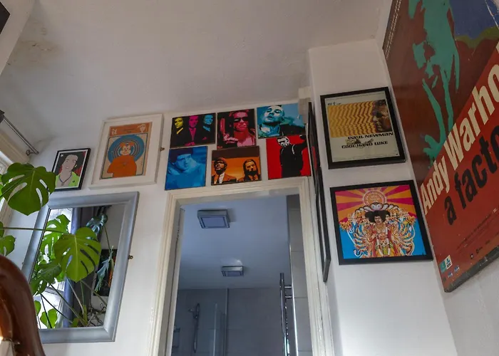 The House At Crooked End - Sleeps 8 * York