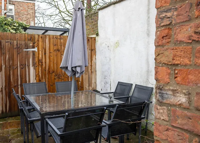 The House At Crooked End - Sleeps 8 * York