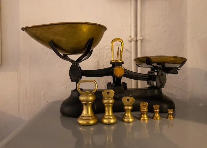 The House At Crooked End - Sleeps 8 *