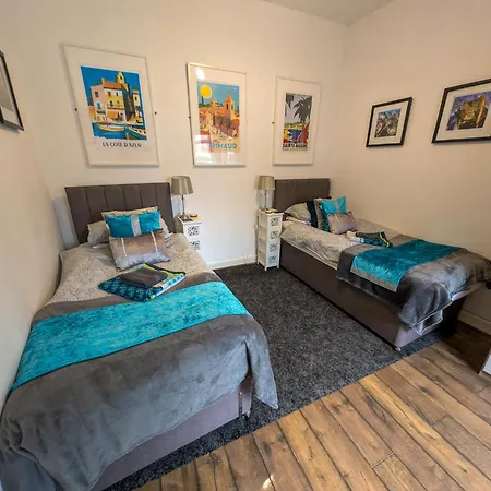 Vakantiehuis The House At Crooked End - Sleeps 8 *